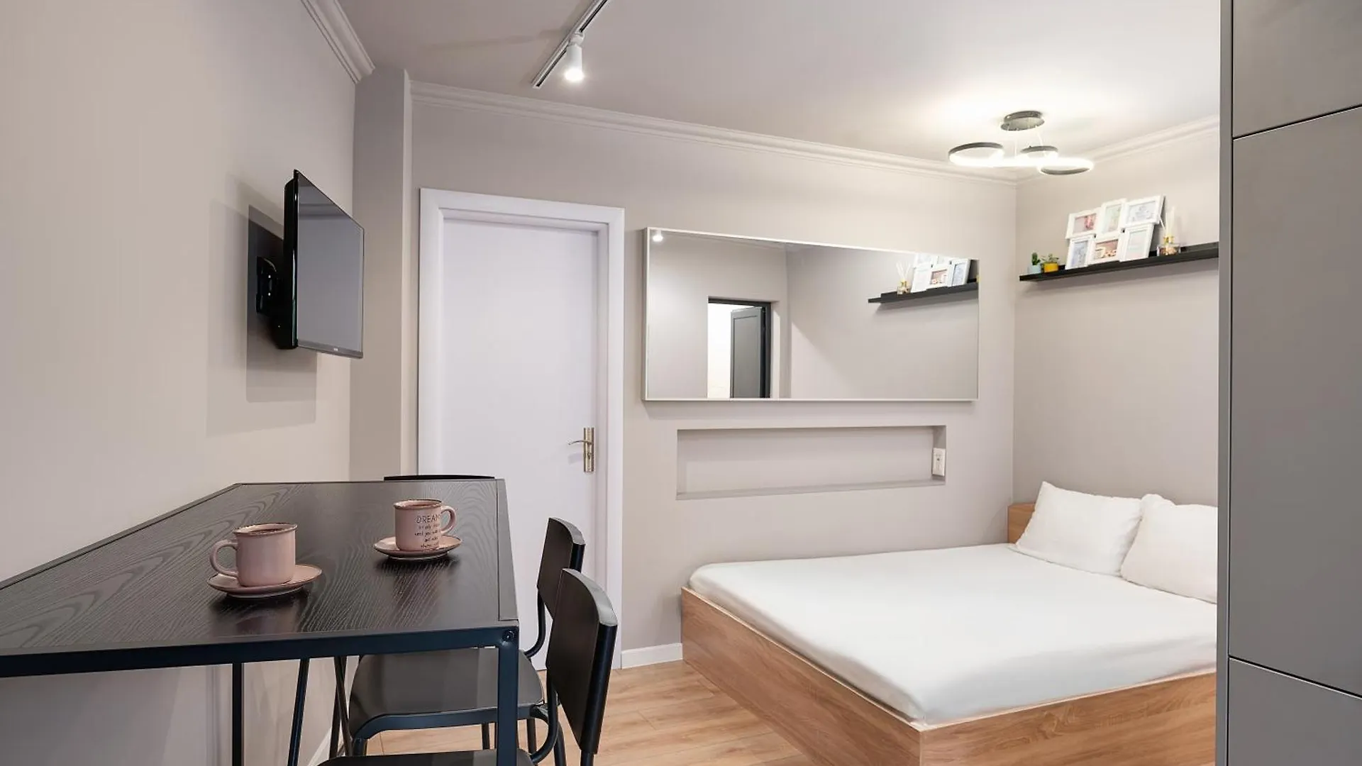 Central Studios With Patio Close To Sea Varna 0*,