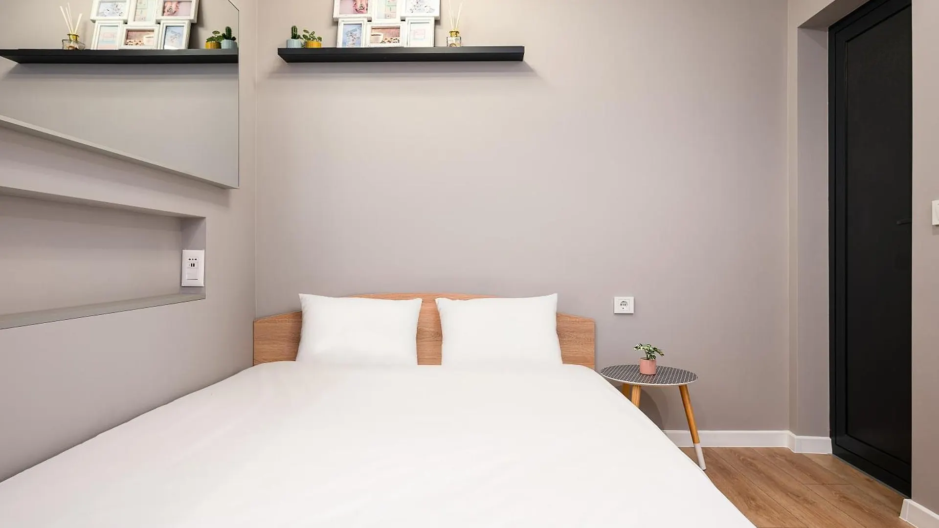 Apartment Central Studios With Patio Close To Sea Varna Bulgaria